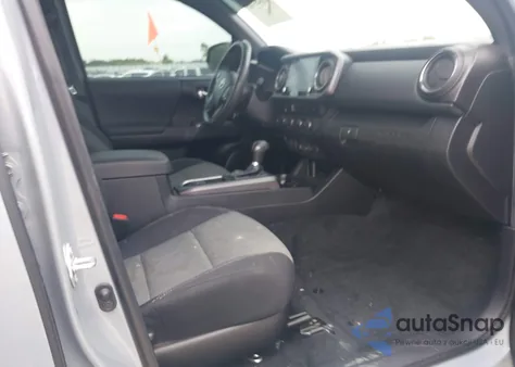 2021 Toyota Tacoma Trd Off-Road z USA, uszkodzony, nr VIN 5TFCZ5AN3MX276048